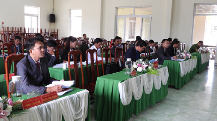 HĐND xã Ea Ral thông qua 5 Nghị quyết nhằm nâng cao hiệu quả hoạt động và phát triển kinh tế - xã hội, đảm bảo quốc phòng – an ninh ở địa phương